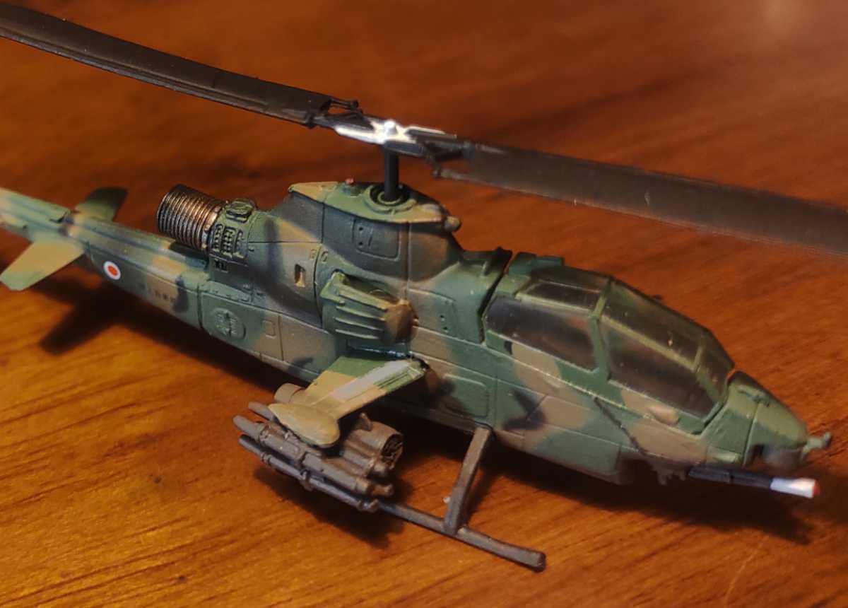 ワールドタンクミュージアム　迷彩色の軍用ヘリコプターまとめ売り13台 ワールドタンクミュージアム 1/144 コブラ AH-1S 2色迷彩 大戦略