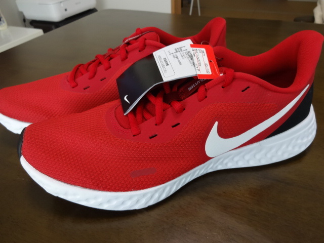 ナイキ Nike スニーカー 10 28 レッド 赤 メンズ レボリューション5 程度良好 28 0cm 売買されたオークション情報 Yahooの商品情報をアーカイブ公開 オークファン Aucfan Com