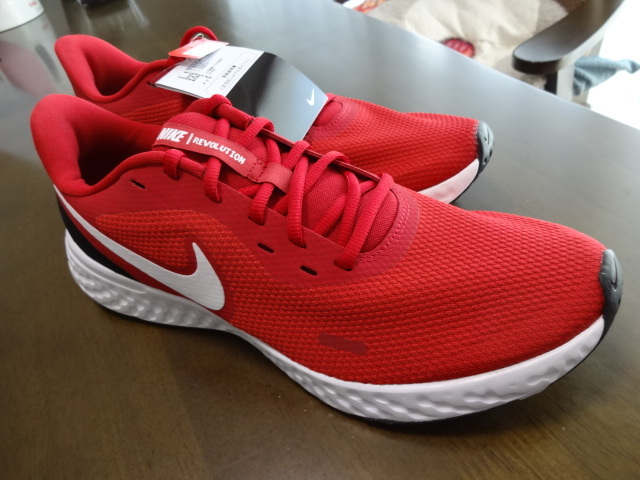 ナイキ Nike スニーカー 10 28 レッド 赤 メンズ レボリューション5 程度良好 28 0cm 売買されたオークション情報 Yahooの商品情報をアーカイブ公開 オークファン Aucfan Com