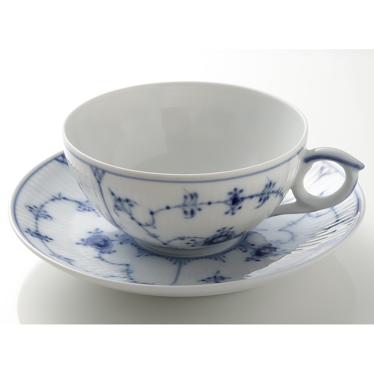 ブルーフルーテッド ロイヤルコペンハーゲン（Royal Copenhagen） プレイン ロイヤルコペンハーゲン コペンハーゲン ブルー フルーテッド プレート 0 Royal 1 Fluted Plain 25cm|ロイヤル コペンハーゲン＞ブルーフルーテッド