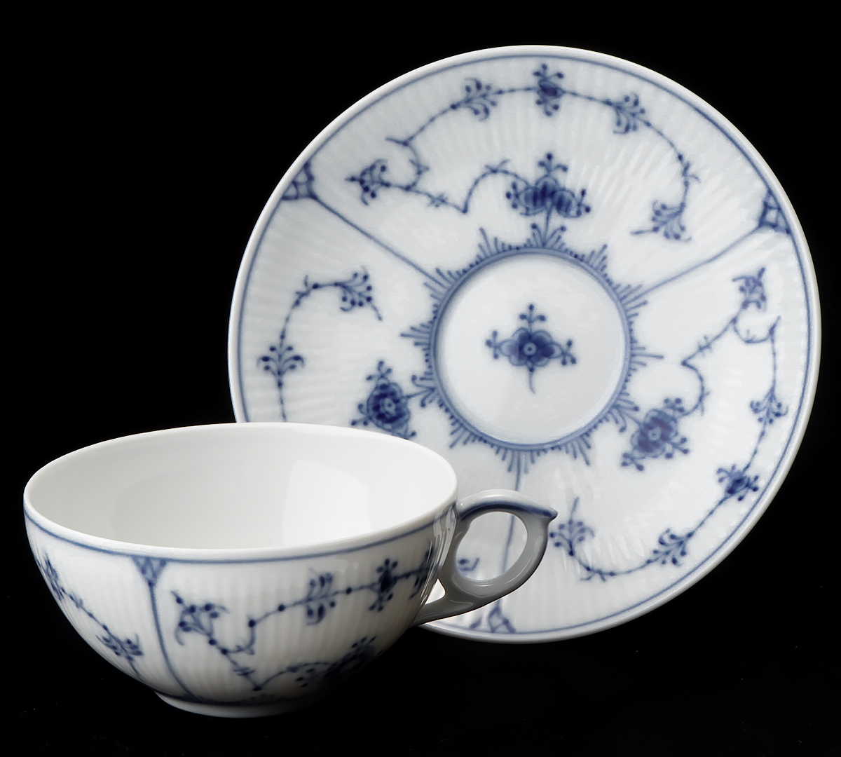 ブルーフルーテッド ロイヤルコペンハーゲン（Royal Copenhagen） プレイン ロイヤルコペンハーゲン コペンハーゲン ブルー フルーテッド プレート 0 Royal 1 Fluted Plain 25cm|ロイヤル コペンハーゲン＞ブルーフルーテッド