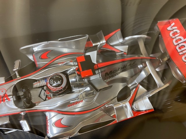 PMA MINICHAMPS 1/18 VODAFONE McLAREN MERCEDES MP4-22 F.ALONSO 2007