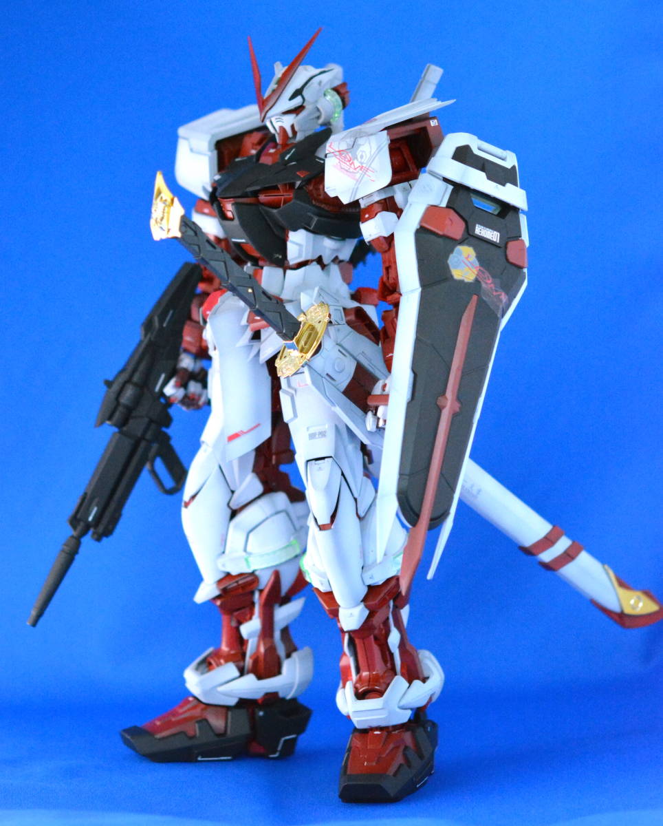 PG 1/60 ガンダムアストレイレッドフレーム 素組完成品 ジャンク品 
