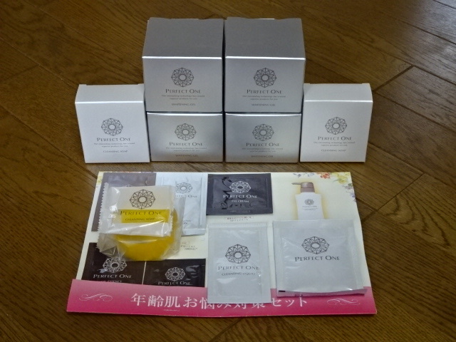 □パーフェクトワン□モイスチャージェル×4 ＋ クレンジングソープ×2