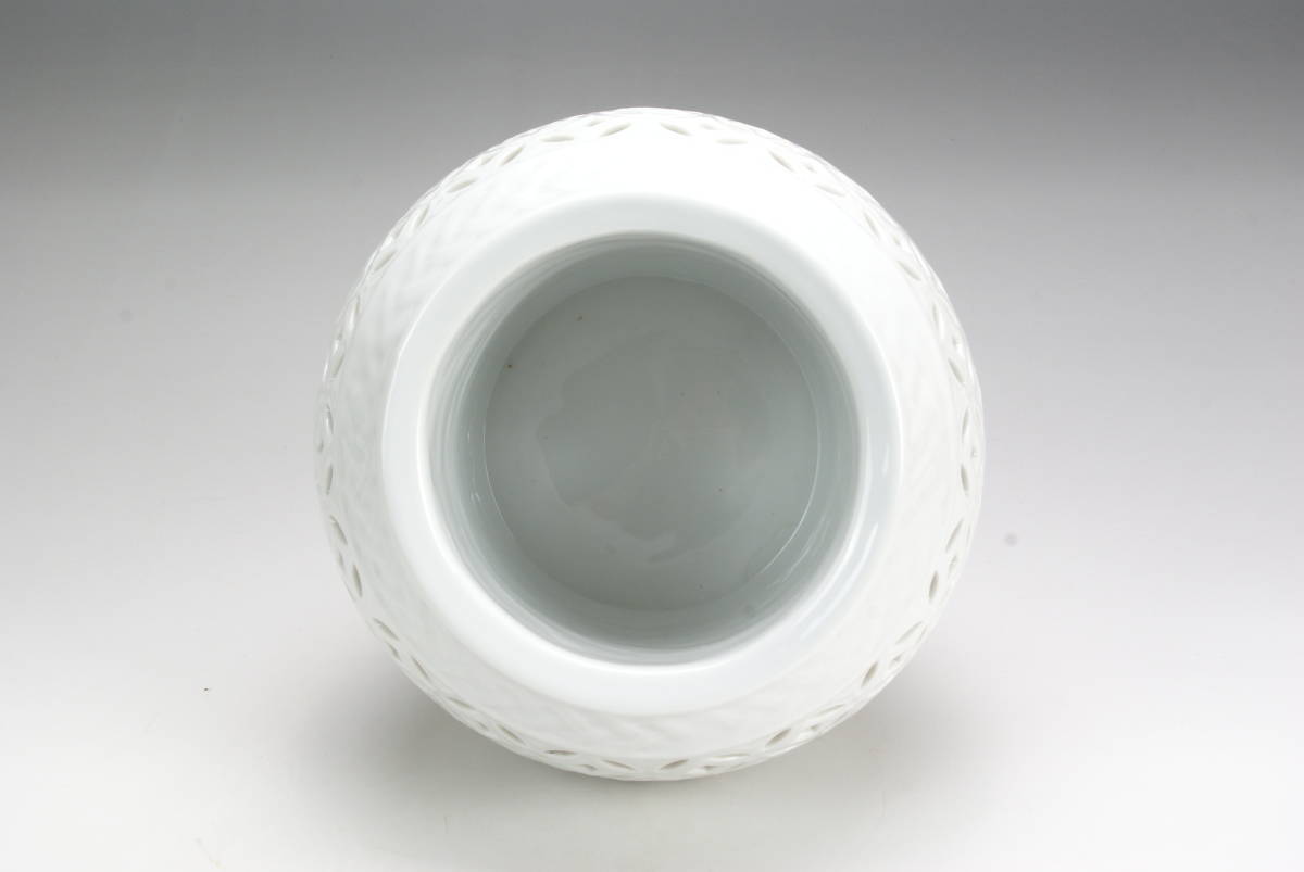 茶道具加藤藤城造 白磁七宝透平水指（共箱）