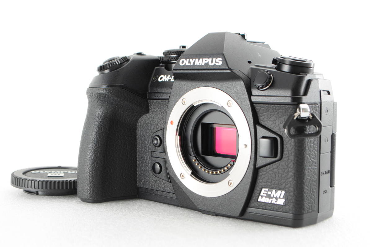OM-D E-M5 Mark II ボディ シルバー シャッター回数約15400回以下