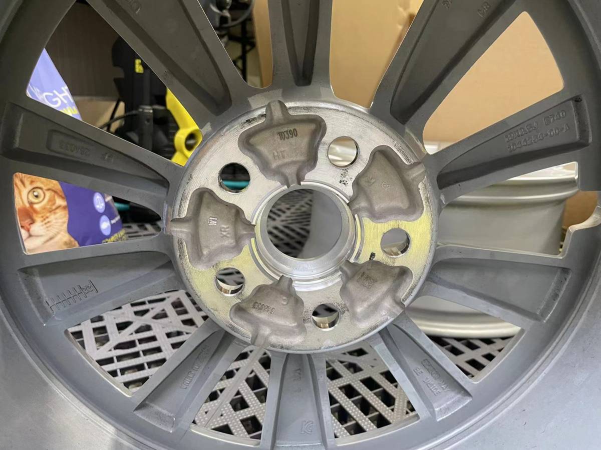 テスラ モデル3 ホイール 4本セット 19インチ タイヤ 純正19インチ