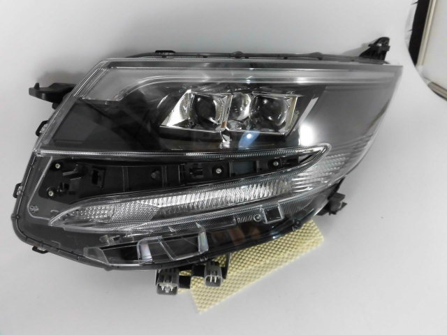  M28-3-1 軽度 ノア Si 後期 LED 打刻B 28-239(ヘッドライト)｜売買されたオークション情報、yahooの商品情報をアーカイブ公開 - オークファン トヨタ用