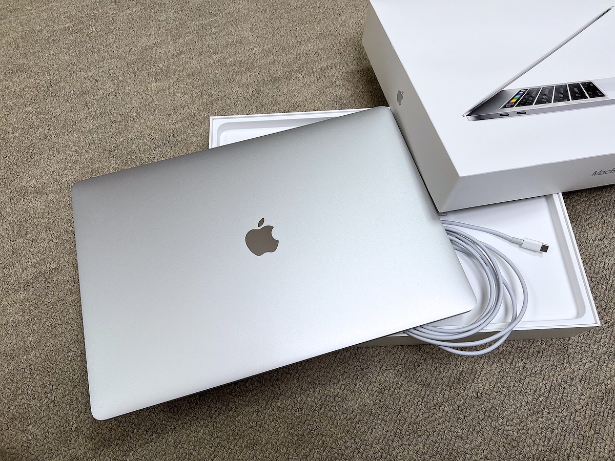 MacBook Pro 15インチ Apple Mid (Retina, Core 0 自分で MacBook本体 