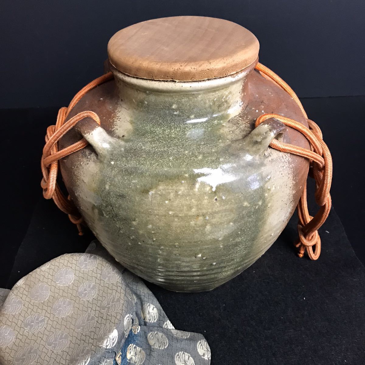 CR070] 信楽焼 飾壺 茶壺 口覆 口紐付き 木製口蓋 茶道具 茶器 茶道 