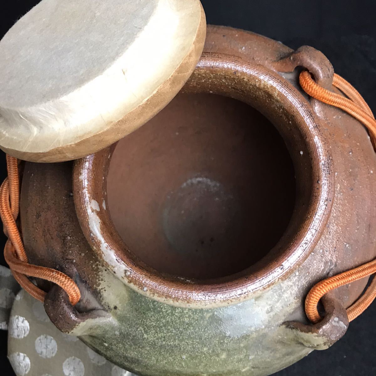 CR070] 信楽焼 飾壺 茶壺 口覆 口紐付き 木製口蓋 茶道具 茶器 茶道 