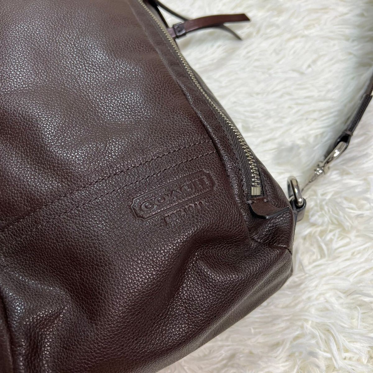 コーチ 【大人の休日】 coach ショルダーバッグ ボディバッグ 型押し