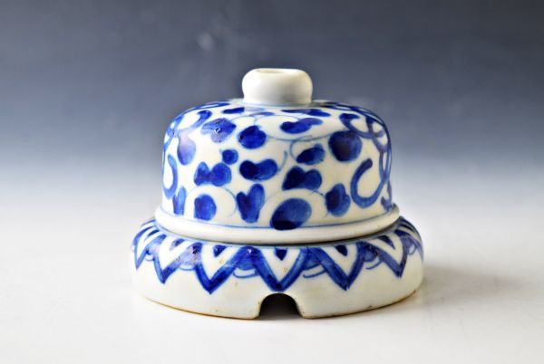 B446 時代 染付 唐草 ローゼット 碍子 照明用器具 レトロ(陶磁一般 
