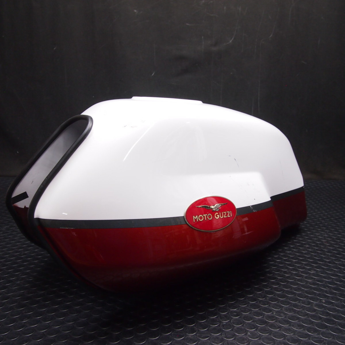 穴無!モトグッチV7スペシャル13年モデル外し純正ガソリンタンク燃料