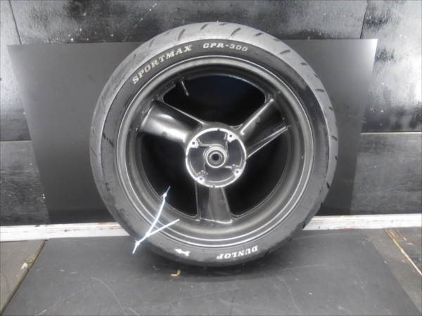  G2R4-0413 ホンダ ホーネット250 リアホイール タイヤ MC31-115 動画有(リア)｜売買されたオークション情報、yahooの商品情報をアーカイブ公開 - オークファン ホンダ用