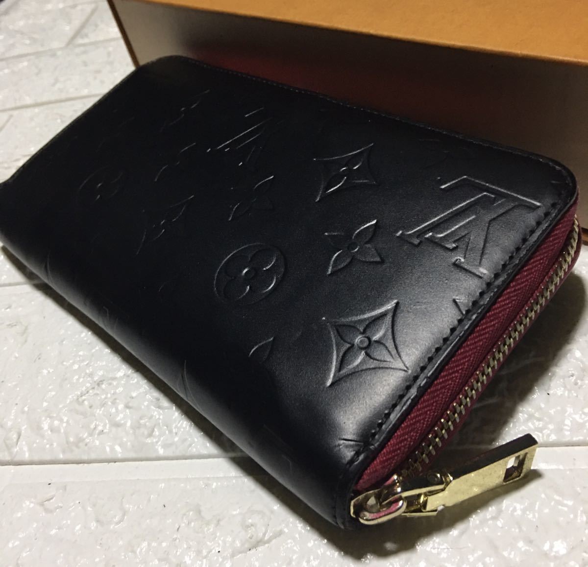 正規品／鑑定済みルイヴィトンLVヴェルニ ラウンドジップ長財布 
