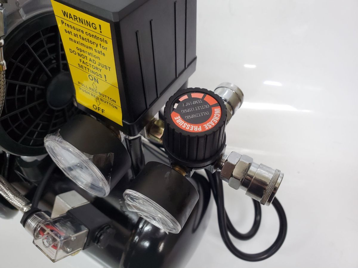 タンク搭載 横型オイルレスコンプレッサー10L | 小型超静音