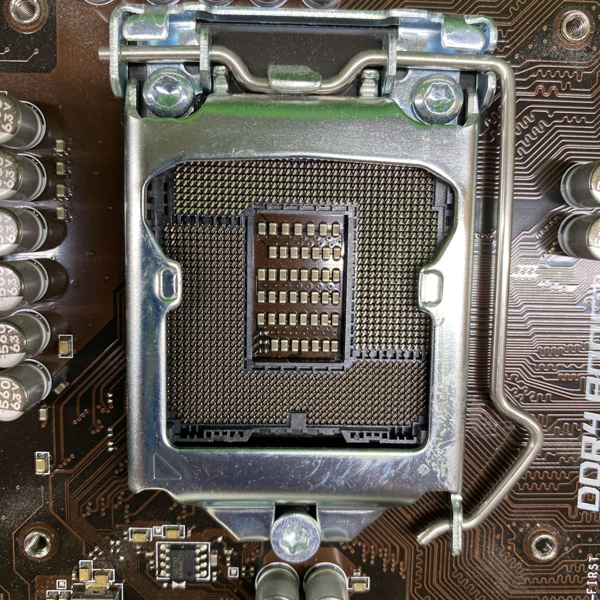 ジャンクマザーボード￼Z370-S01 MY-774 激安 マザーボード msi Z370-S01 LGA1151 BIOS立ち上がり確認