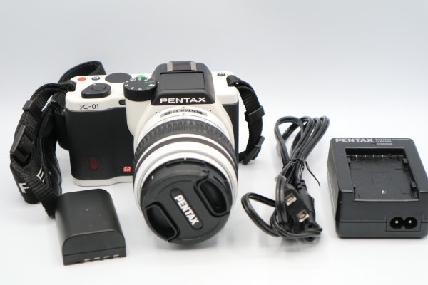 PENTAX K−01 WHITE ズームレンズキット PENTAX K-01 X 0 ミラーレス一眼