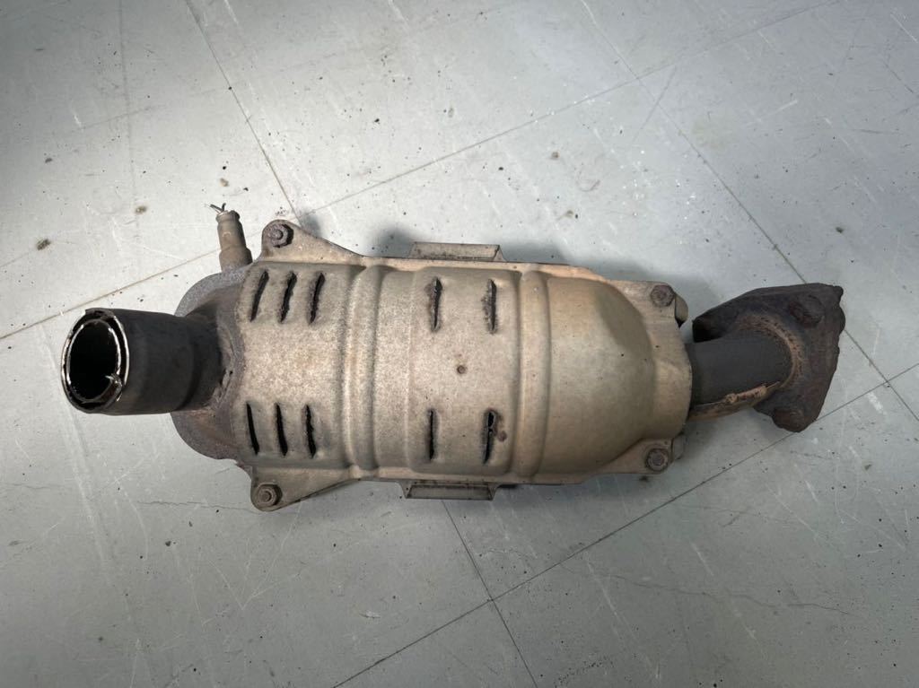ホンダ　フィット　LA-GD2 触媒　L13A フィット 触媒 ホンダ 系 ナナメ S01059GYA160