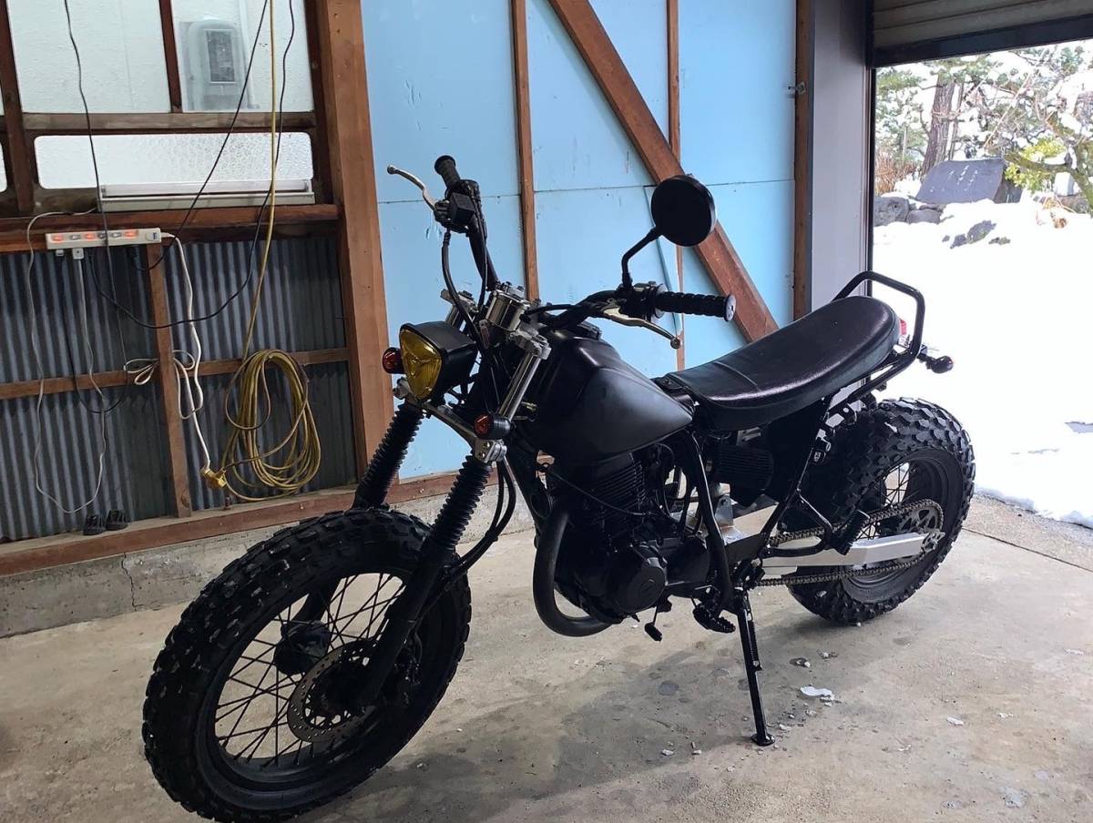 TW200 ガソリンタンク 程度良好 TW200 tw200 タンク APPROACH S50