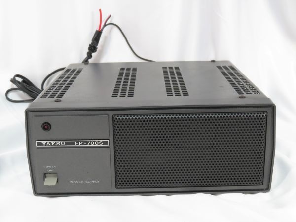 YAESU FP-700S 安定化電源 AC100V→DC13.8V トランス式 スピーカー内蔵