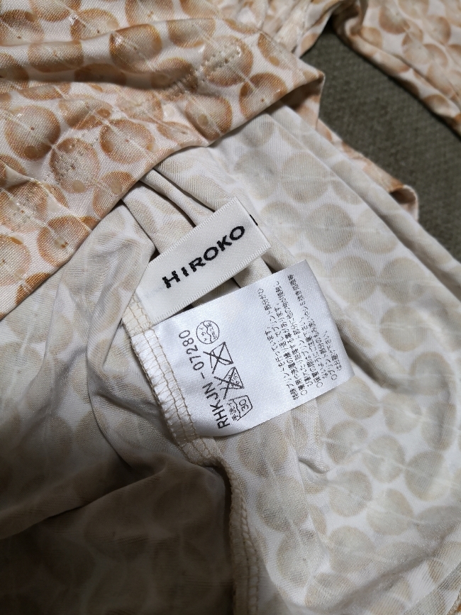 HIROKO KOSHINO 新品 – &frasl; ヒロココシノ ハンドバッグ ビーズ タグ付き 日本語) ヒロココシノ公式 COLLECTION AW 2025-26 | 通販