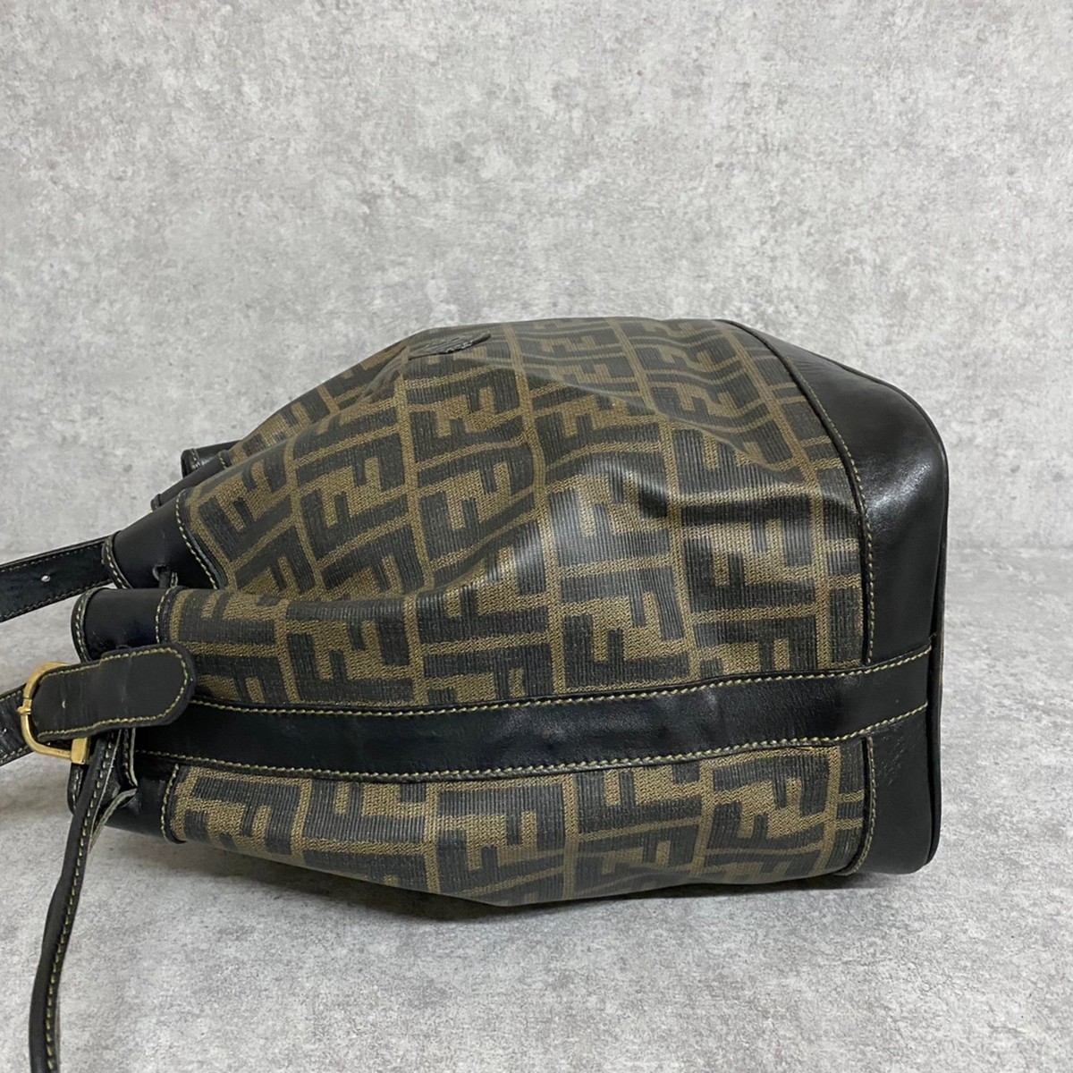 1円 美品 希少 FENDI フェンディ ズッカ FF柄 レザー 巾着 ショルダー 