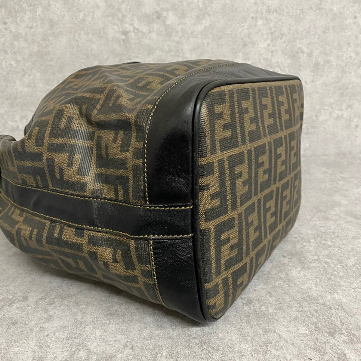 1円 美品 希少 FENDI フェンディ ズッカ FF柄 レザー 巾着 ショルダー 