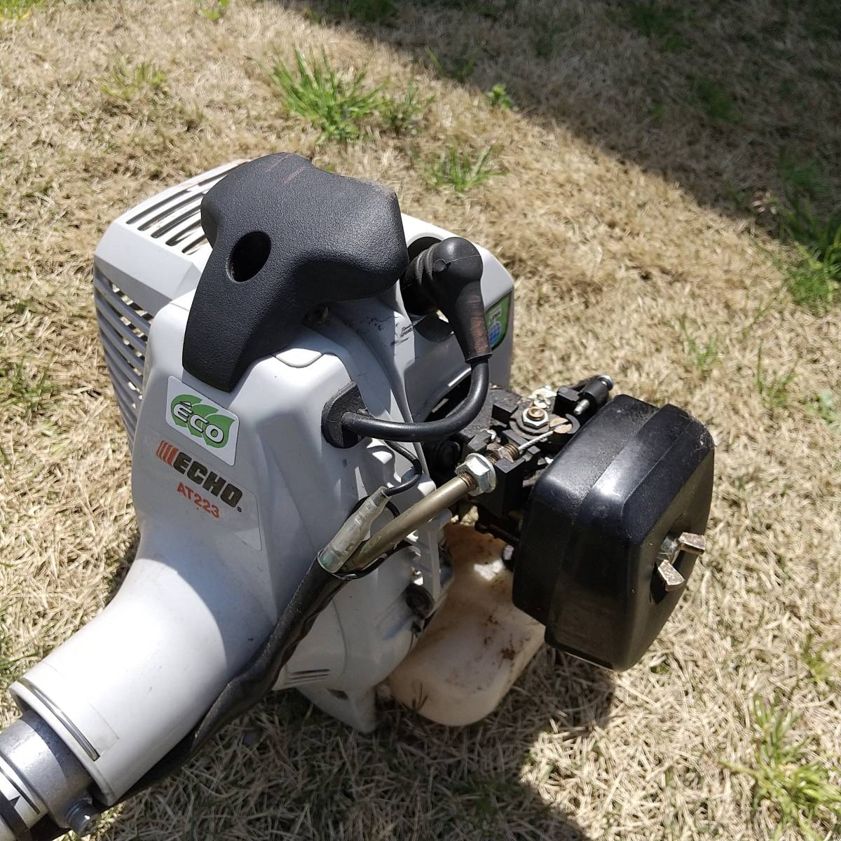 福岡発 ECHO AT223T エンジン式刈払機 草刈機 21.2cc 【公式通販】