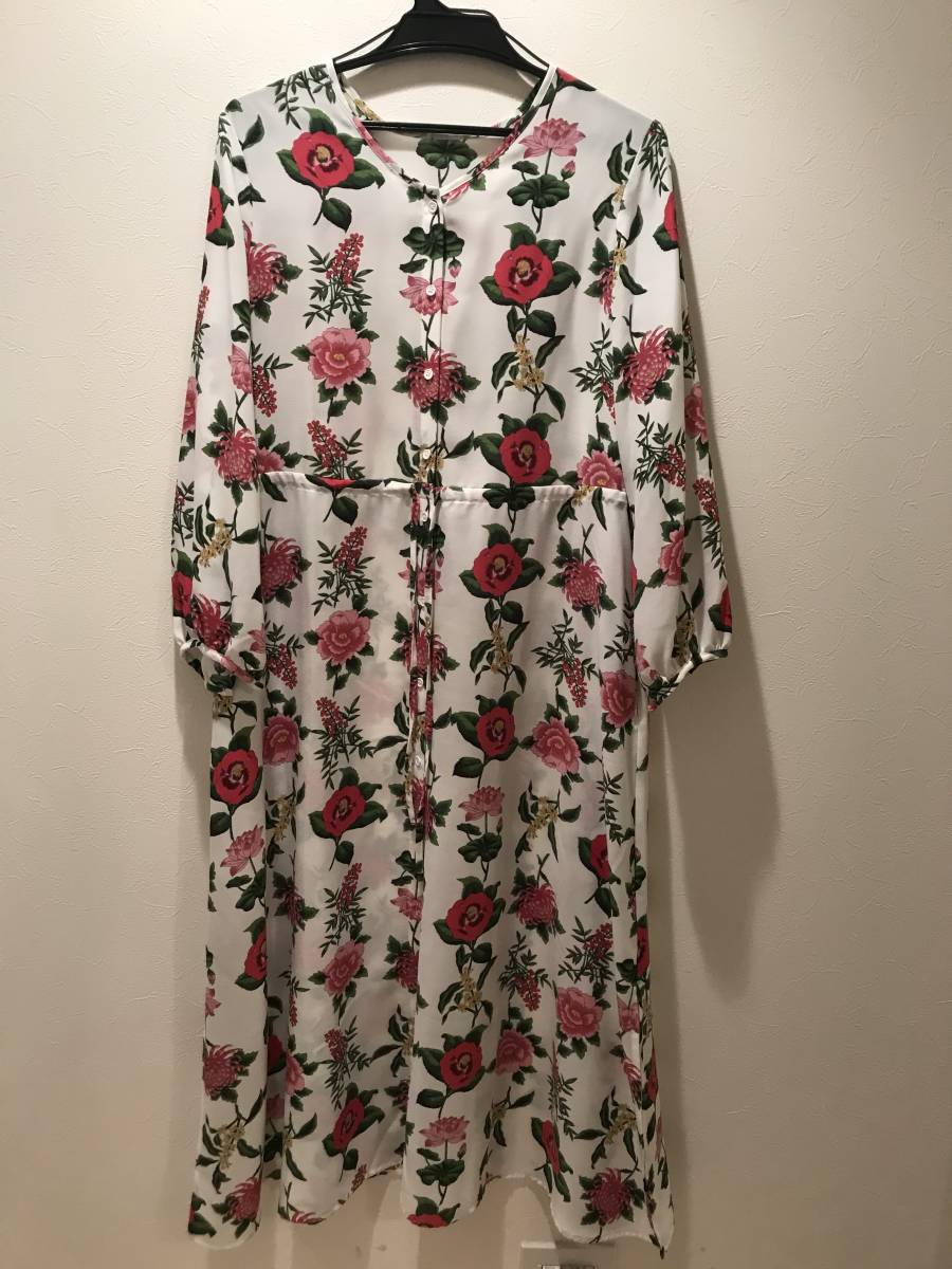 ふりふ お花柄ガウンワンピース 昭和レトロ和柄着物柄和モダンパーティーイベントライブ衣装 その他 売買されたオークション情報 Yahooの商品情報をアーカイブ公開 オークファン Aucfan Com