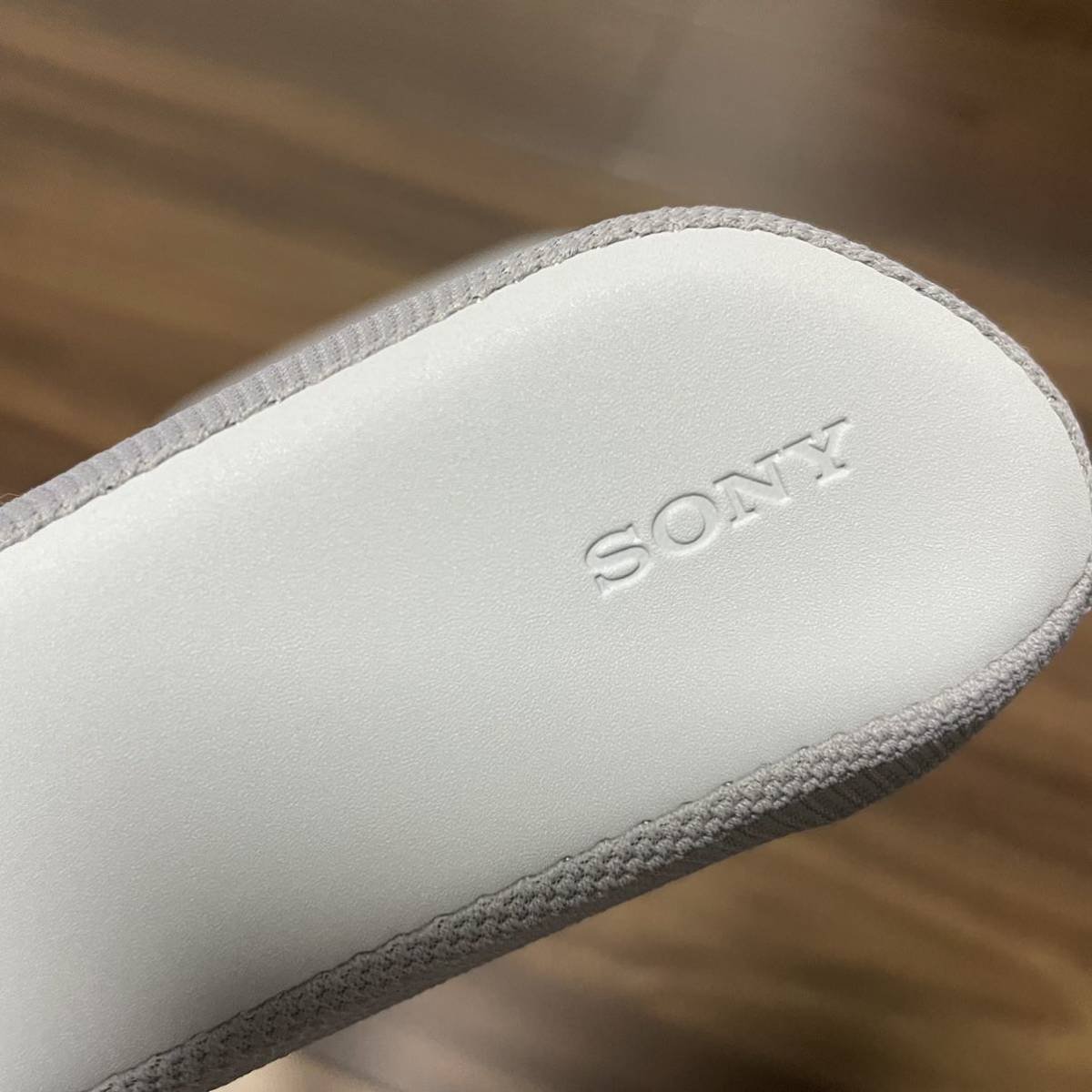 中古美品SONY ウェアラブルネックスピーカー 専用カバー付き SRS-WS1