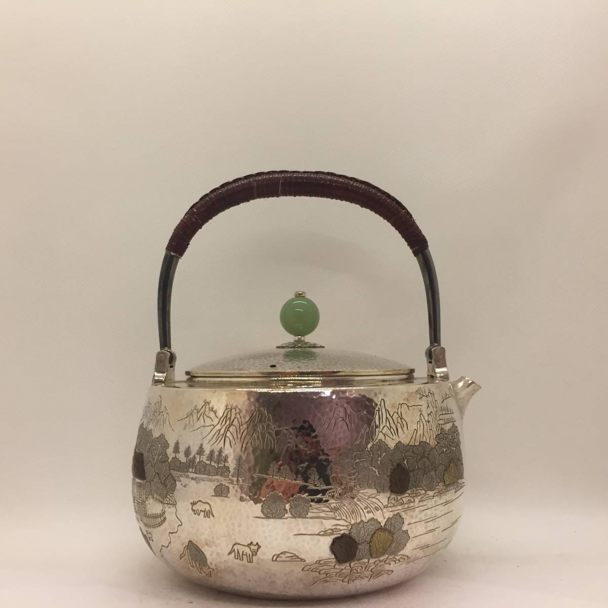 純銀製 一東齋造 湯沸 貴石摘 桐箱付 銀瓶 古美術品 煎茶道具 純銀保証 湯沸 銀瓶 純銀製 純銀細工 煎茶道具 古美術品銀瓶 「純銀製湯沸」の