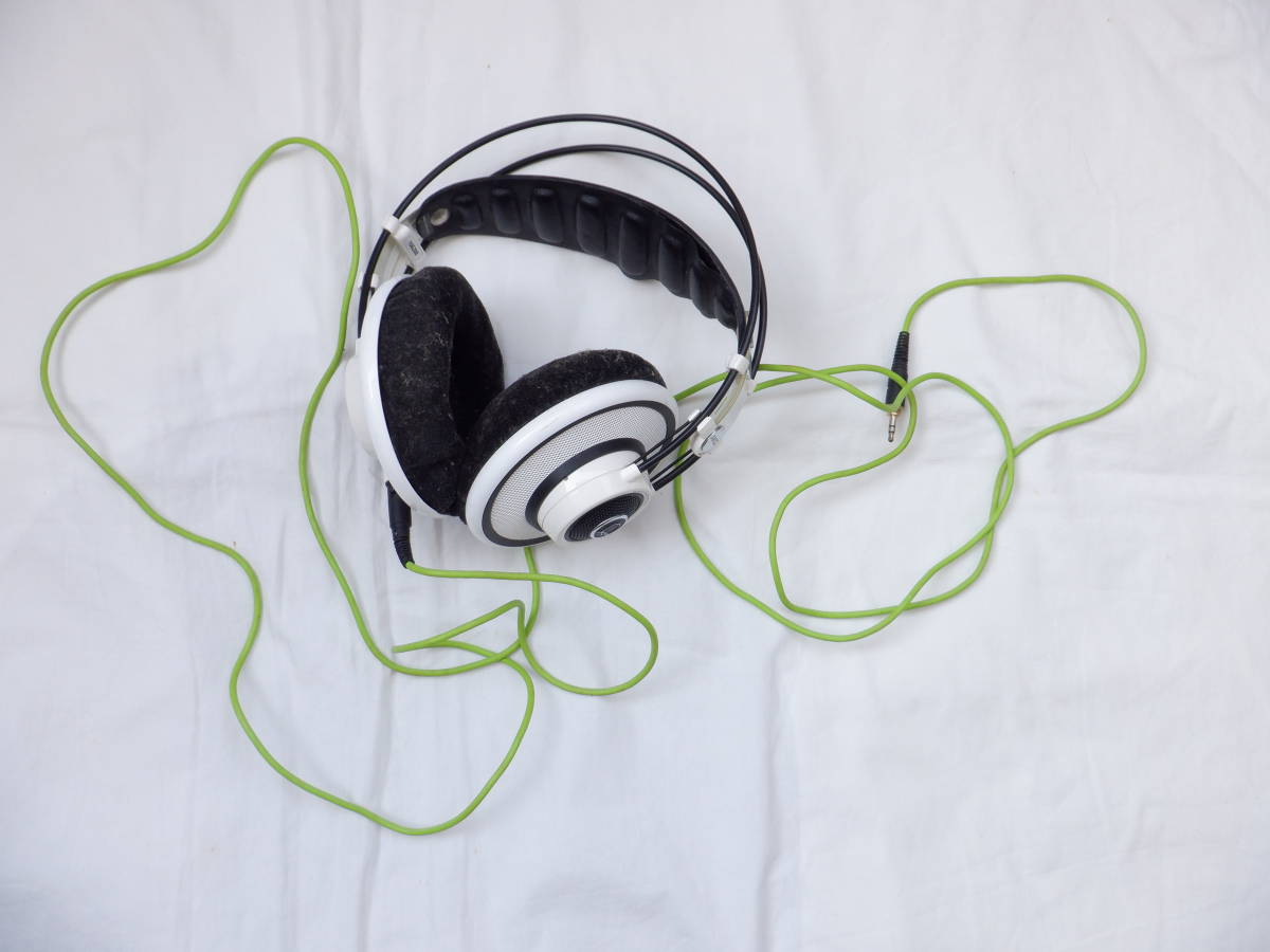 ヘッドホン AKG 0701 白 AKG Q701 K701 公式通販 箱あり