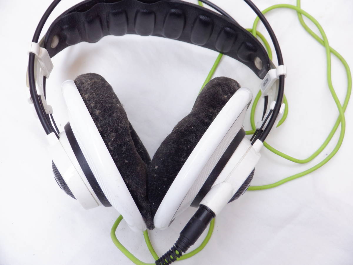 ヘッドホン AKG 0701 白 AKG Q701 K701 公式通販 箱あり