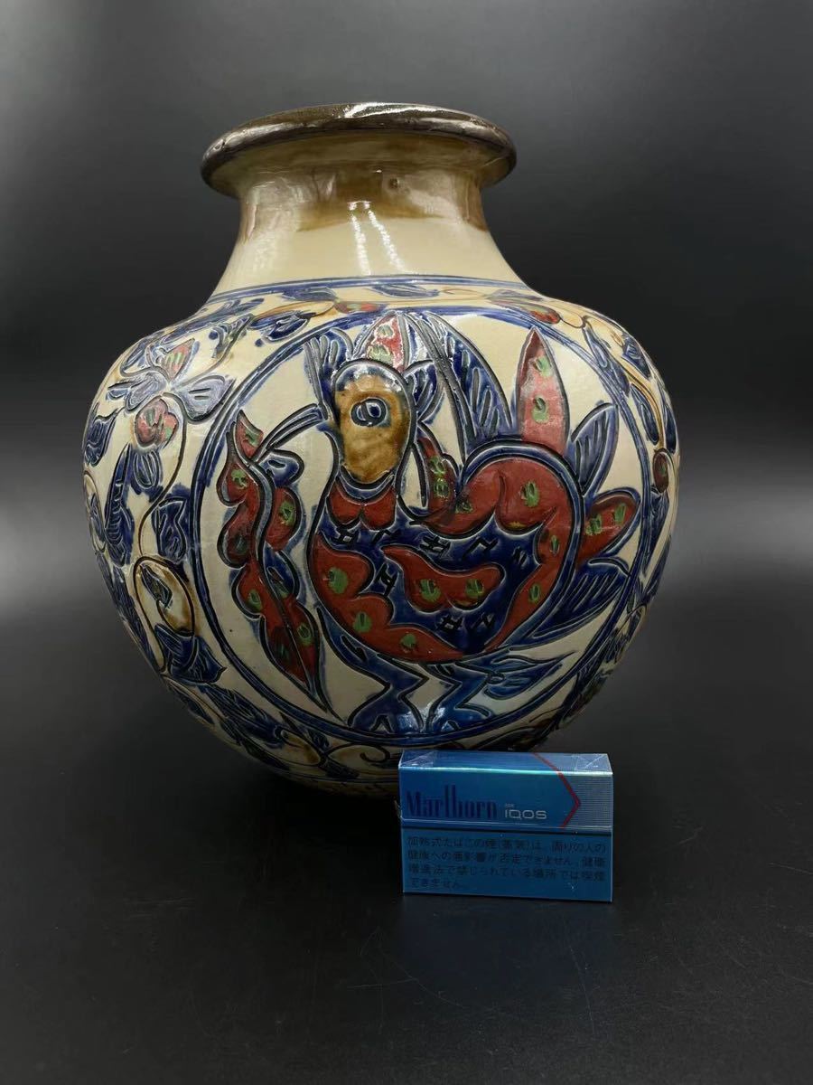 壺屋焼 新垣勲作 赤絵魚紋 花びん