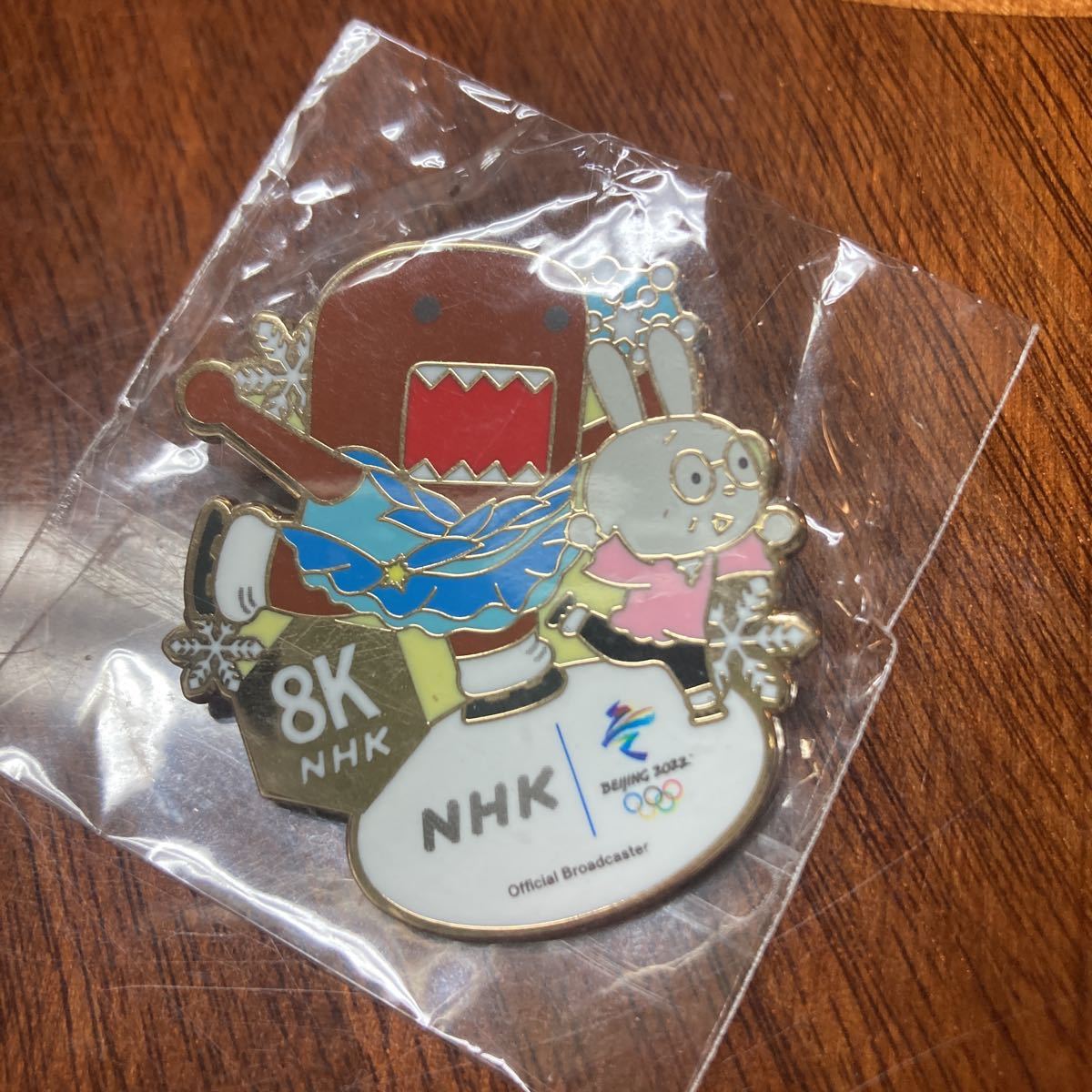 北京オリンピック　8K ピンバッチ 非売品