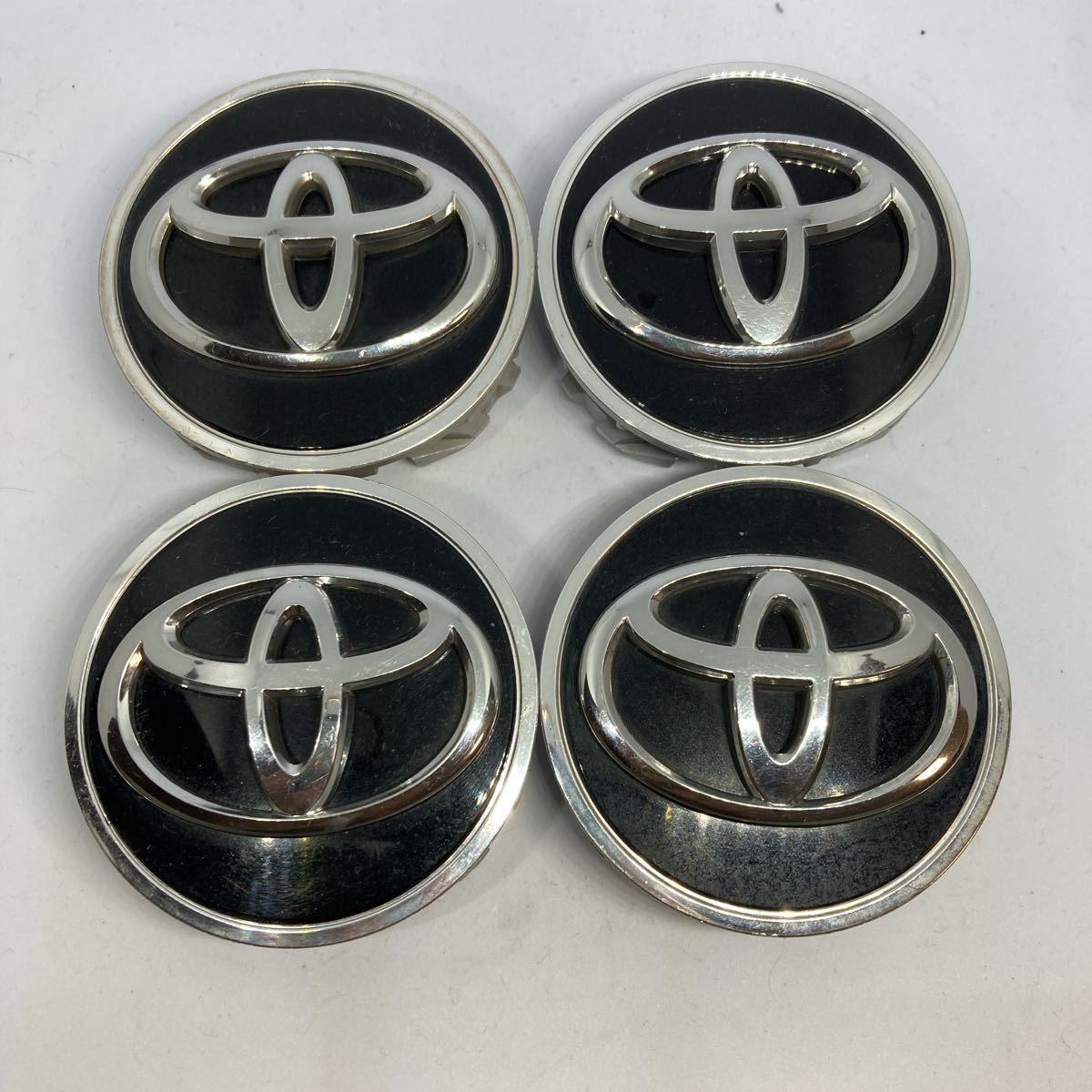 全国無料，正規品 67 トヨタ TOYOTA 純正 センターキャップ 品 4枚車一台分 直径62mm(純正品)｜売買されたオークション情報、yahooの商品情報をアーカイブ公開 - オークファン 純正品
