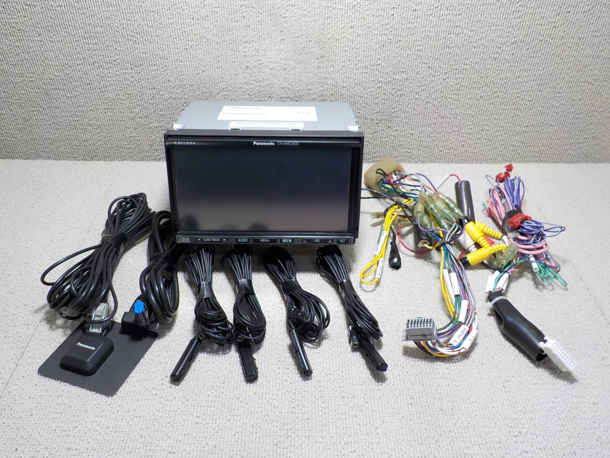 パナソニック製　SDナビ　ストラーダ CN-MW240D　AM/FM/CD/SD/USB/DVD/Bluetooth/地デジ　地図2012年