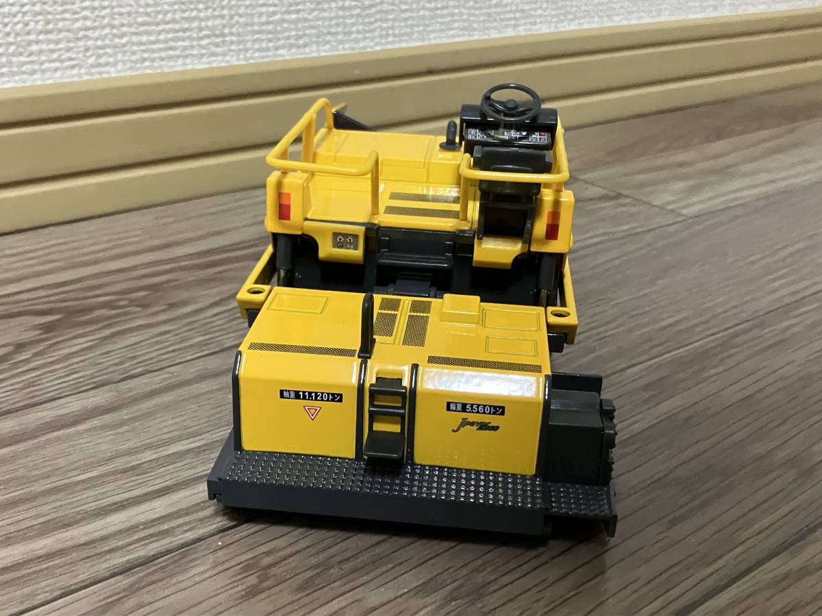 住友建機 アスファルトフィニッシャー HA60W 1/32 中古(建設車両、作業 