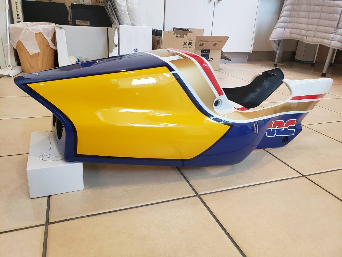 NSR250R MC21 シートカウル リアカウル ロスマンズカラー TYGA 