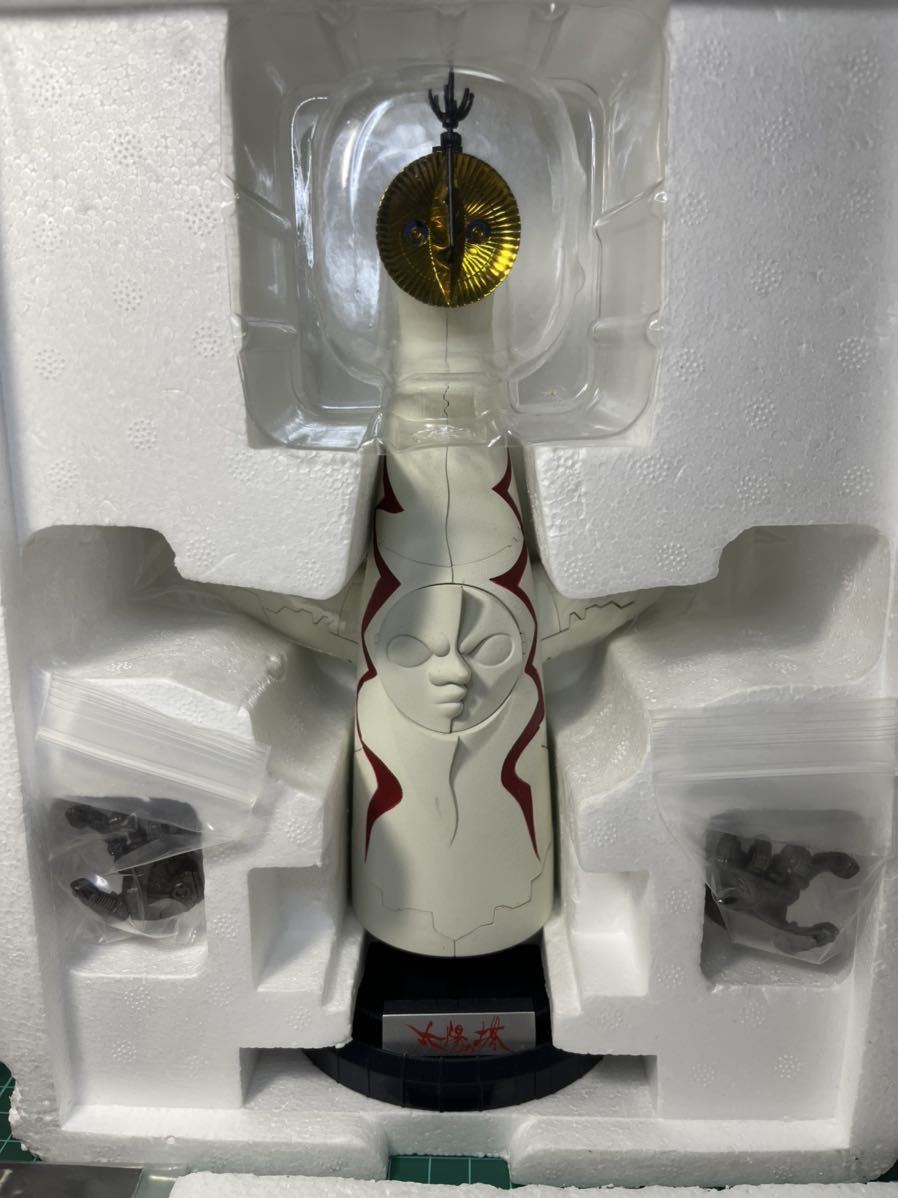 超合金/太陽の塔 バンダイ /太陽の塔ロボ /BANDAI /岡本太郎