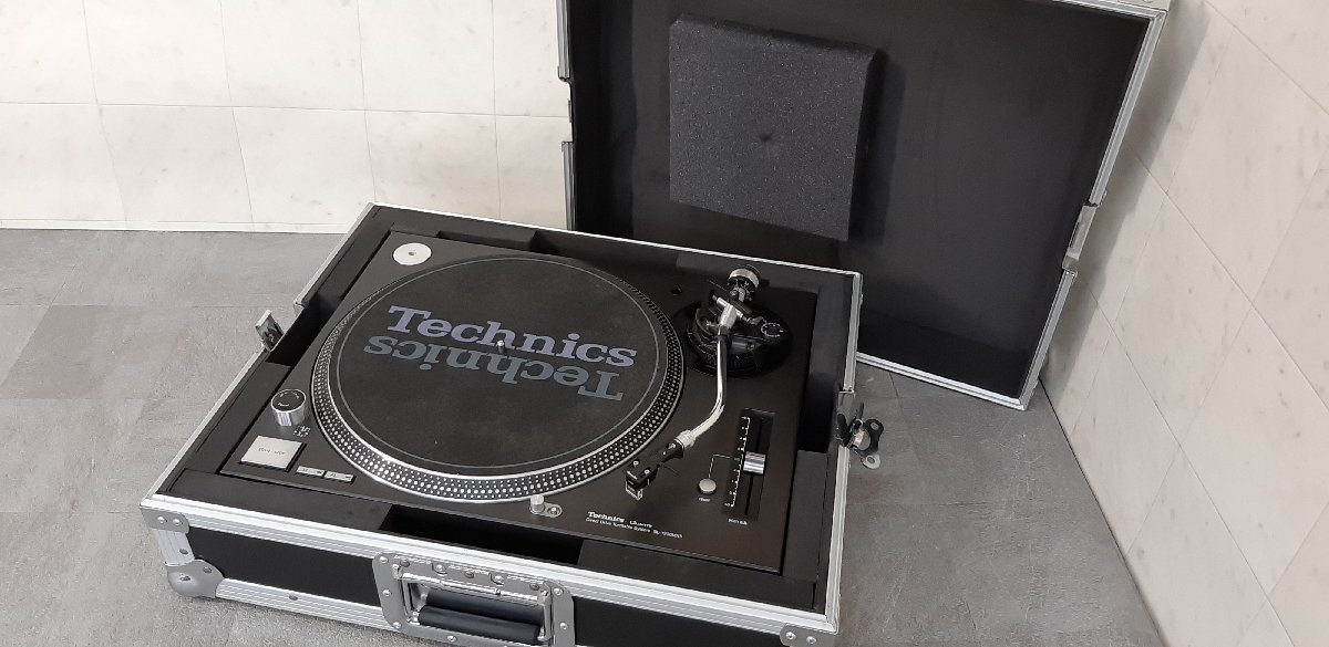 04S219□Technics SL-1200MK5 M44G/ハードケース付き 良品□ Technics