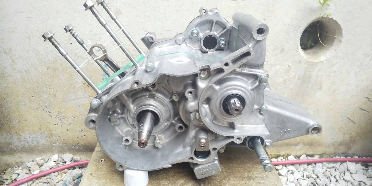 NSR50(後期) サーキット仕様エンジン腰下② 分解・点検・清掃の上
