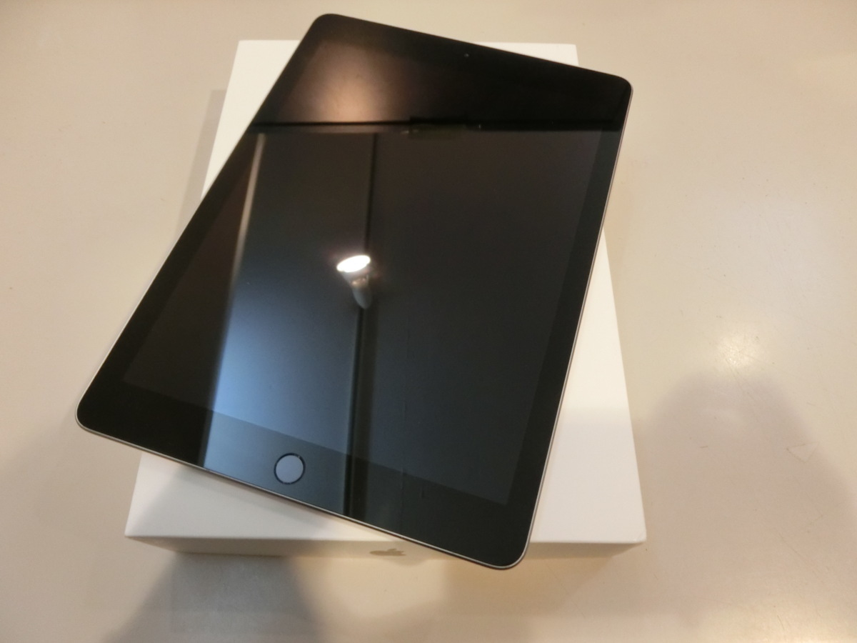 Apple☆iPad 第6世代 Wi-Fi 32GB グレイ 美品☆ iPad Apple Wi-