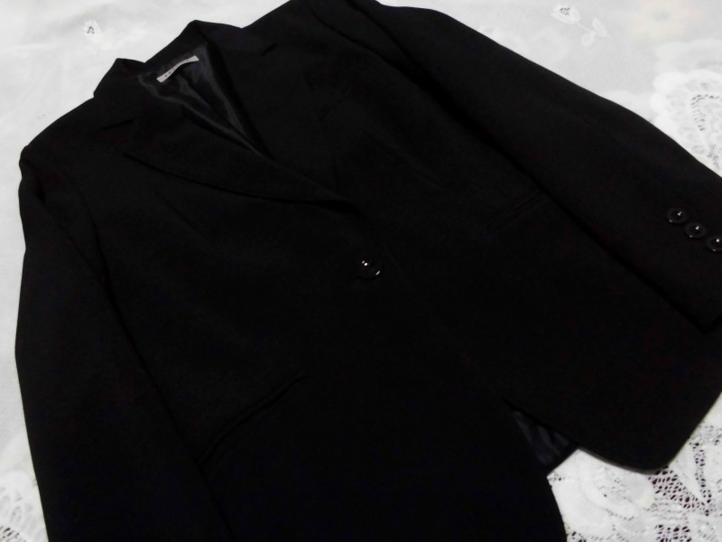 Freude しまむら 洗える スーツ ジャケット スカート セットアップ 黒 ブラック 15号 上下 サイズ 15abr76 レディース 訳あり ひざ丈スカート 売買されたオークション情報 Yahooの商品情報をアーカイブ公開 オークファン Aucfan Com