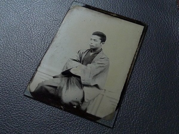 △60SK1822△明治時代 硝子写真 着物姿男性 年代物人物像 ガラス写真