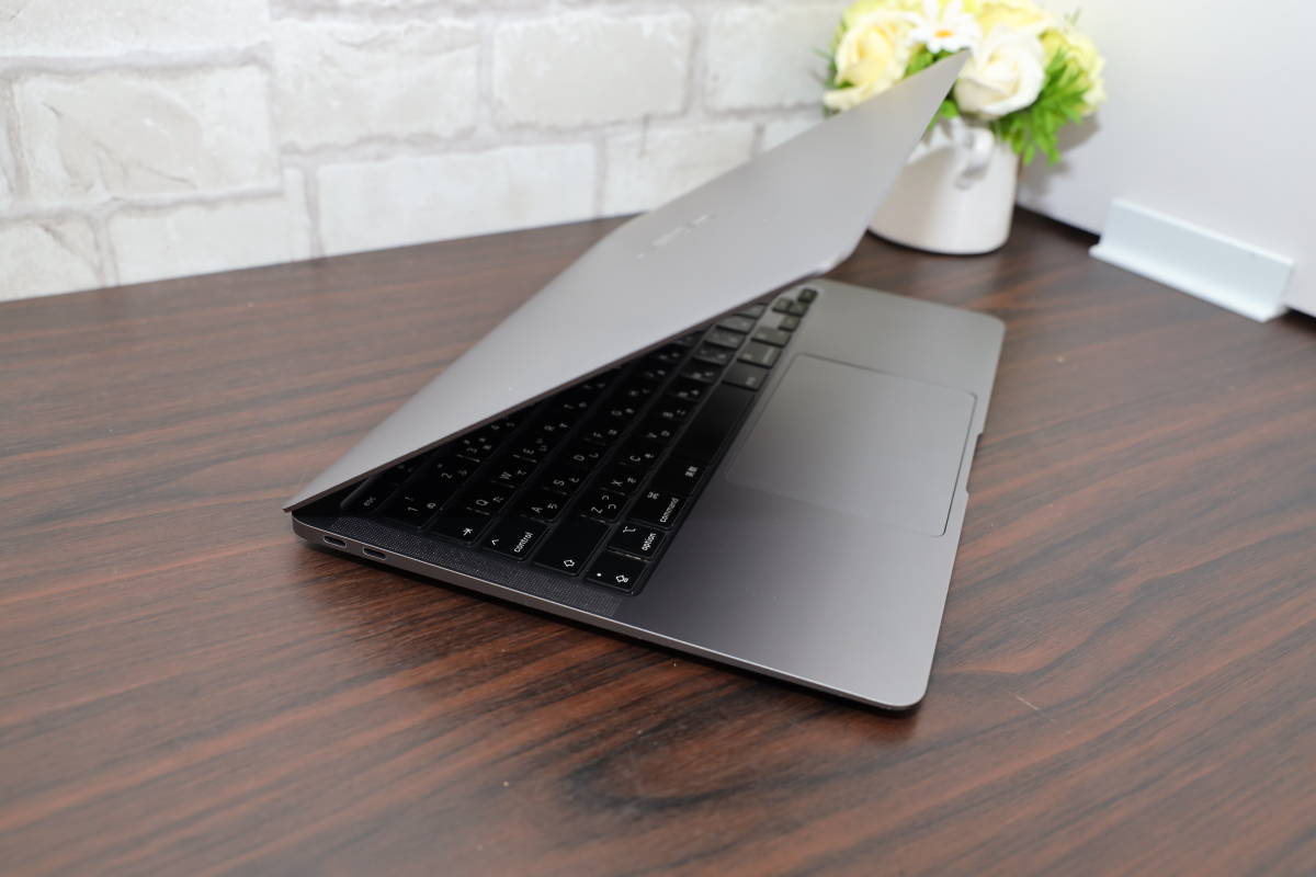 MacBook Air (M1， 2020) MGN73J/A 最新macOS Monterey 高性能Apple M1 8GB 爆速SSD512GB 