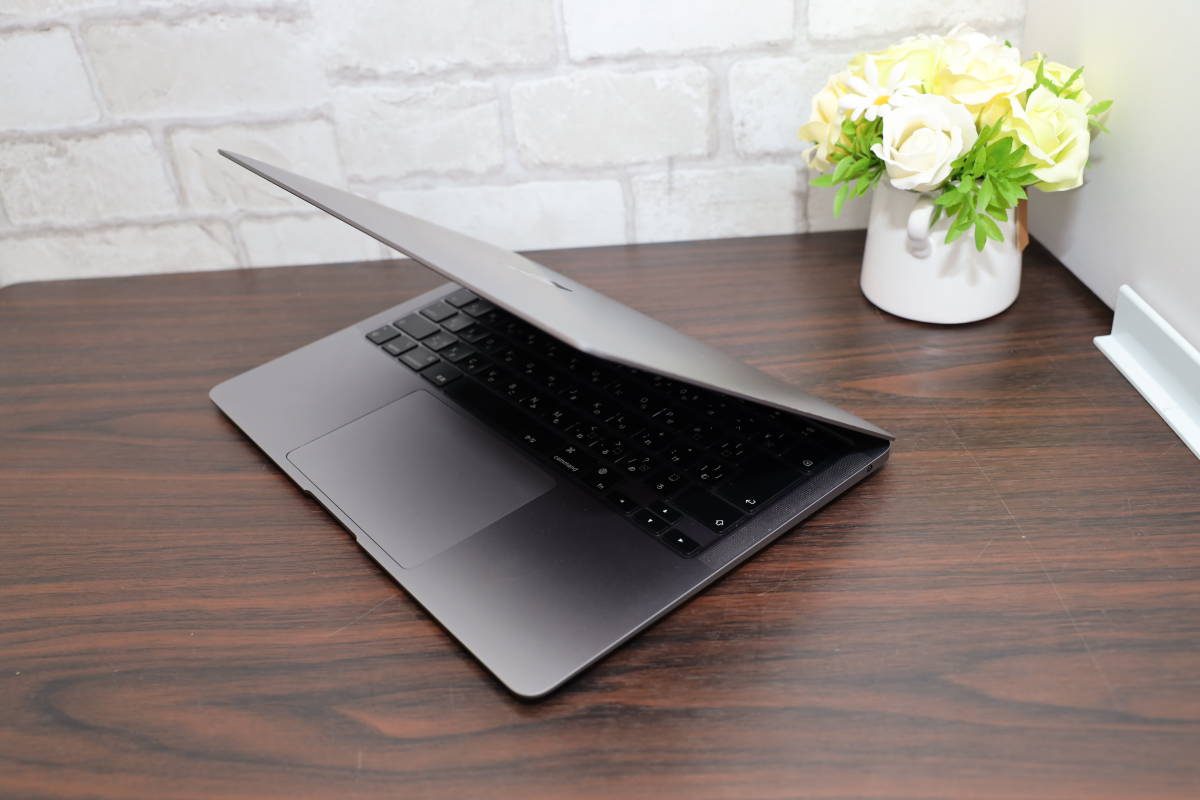 MacBook Air (M1， 2020) MGN73J/A 最新macOS Monterey 高性能Apple M1 8GB 爆速SSD512GB 