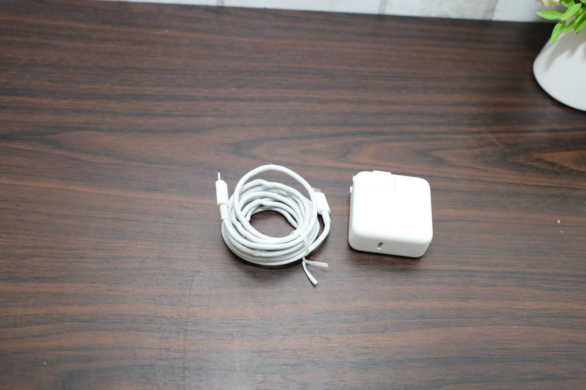 MacBook Air (M1， 2020) MGN73J/A 最新macOS Monterey 高性能Apple M1 8GB 爆速SSD512GB 